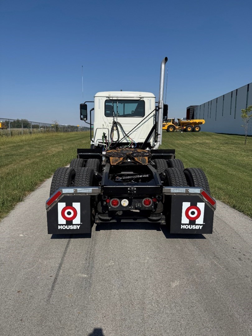 2022 MACK AN64T - USED TRUCKS DAY CAB - image 5
